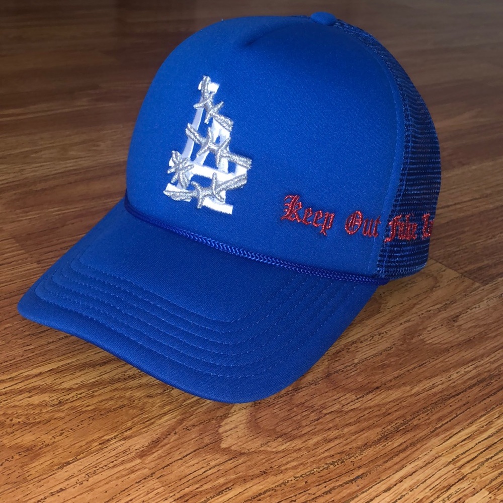 Keep out fake love🖤 truckers hat 🧢 One size fits all snap back